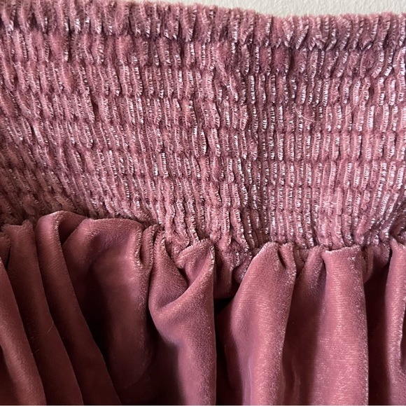 Urban Outfitters Olivia Velvet Tiered Peplum Cami Women’s Size XL - Picture 10 of 13